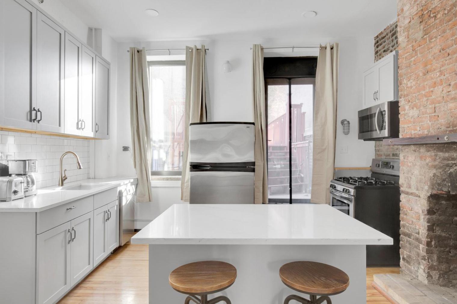 Williamsburg 2br W Wd Private Deck Nr Ferry Nyc-707 Apartment